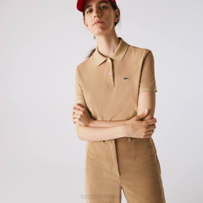 Lacoste mulheres Polo petit piquê de algodão macio de ajuste regular bege P2PX2493 roupas